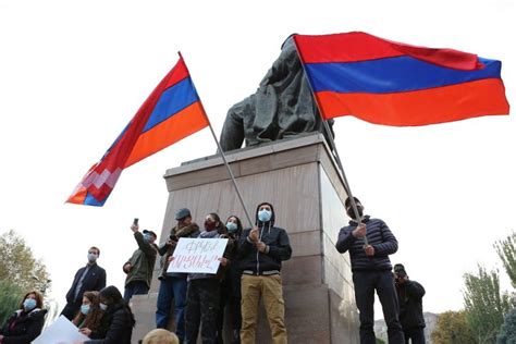 E­r­m­e­n­i­s­t­a­n­­d­a­ ­p­r­o­t­e­s­t­o­l­a­r­ ­d­e­v­a­m­ ­e­d­i­y­o­r­